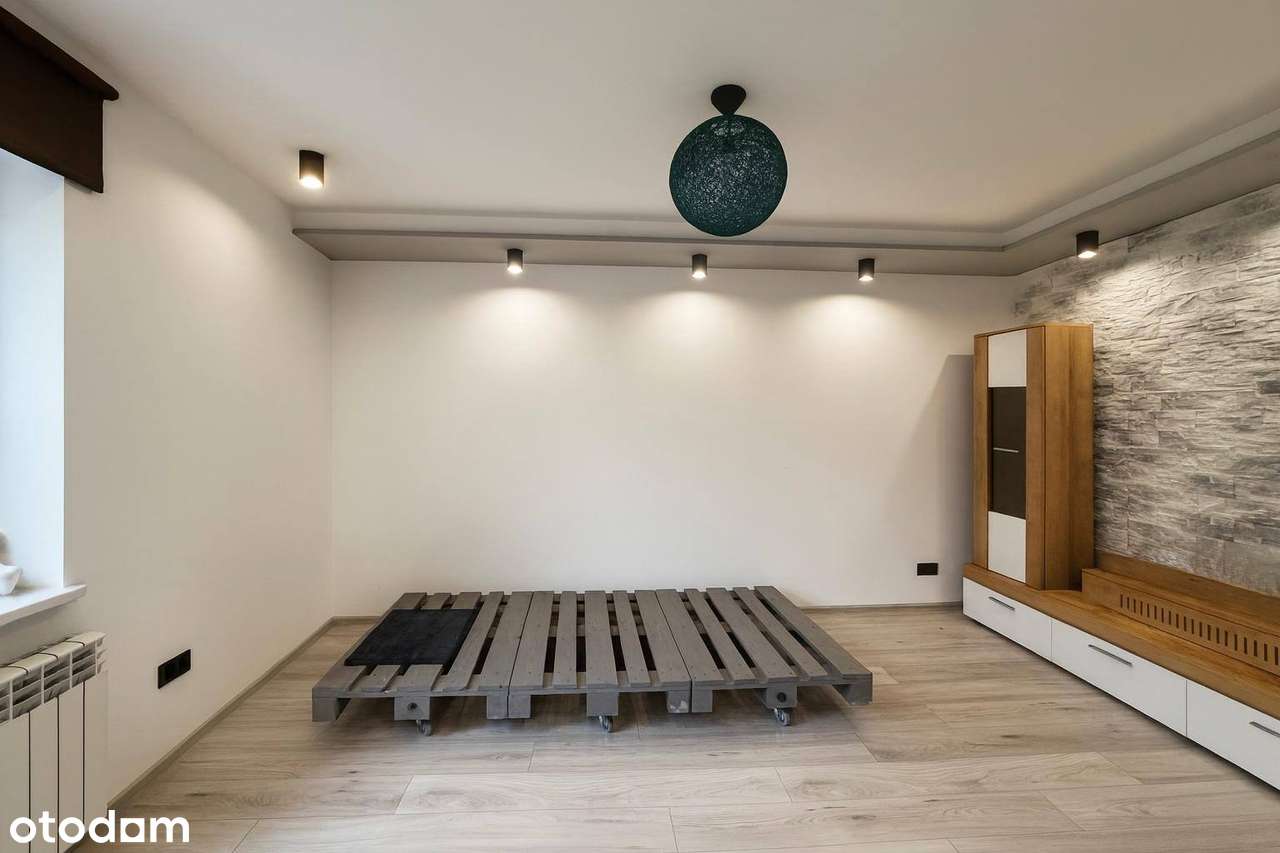 Sprzedaż/wynajem - Jasna Kawalerka na I Piętrze Po Generalnym Remoncie - Pełny obrazek: 4/9