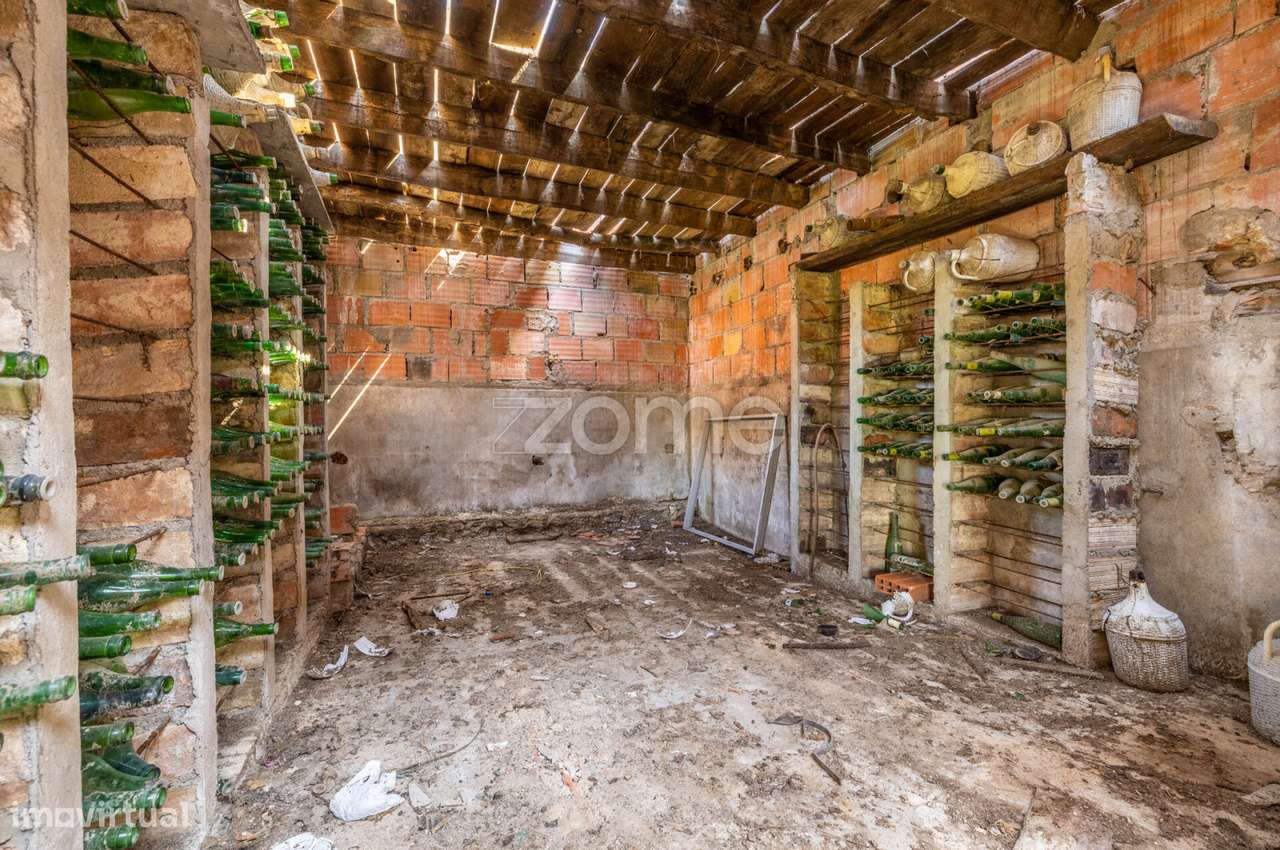 Moradia T2 || Para Reconstrução || Lote com 1.075m2-18