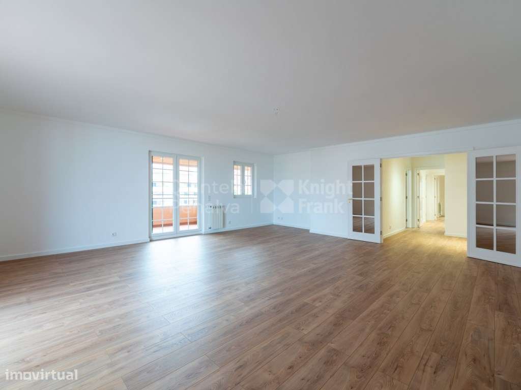 Apartamento T4 com garagem para arrendamento em Cascais - Grande imagem: 5/29