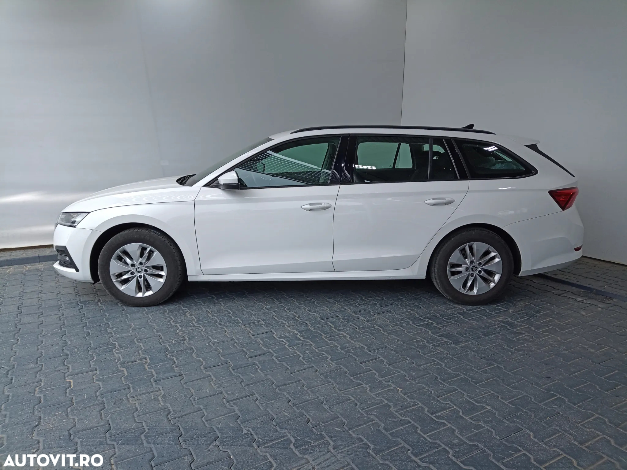 Skoda Octavia 2.0 TDI DSG Ambition - 2