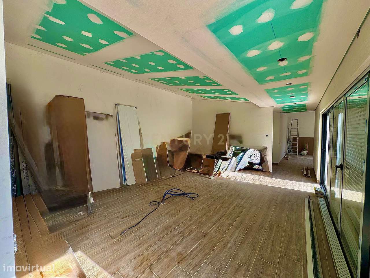 Moradia de Arquitetura Contemporânea em Fase Final de Construção - Grande imagem: 5/29