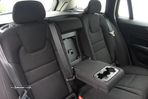 Volvo V60 2.0 B4 Momentum Geartronic - 20