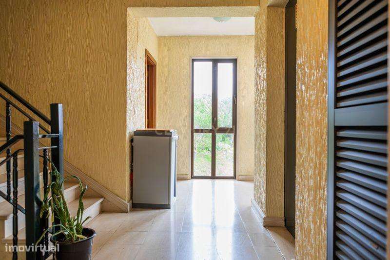 Apartamento T2 C/ elevador - Condomínio Fechado em Mina de Água, Amado-23