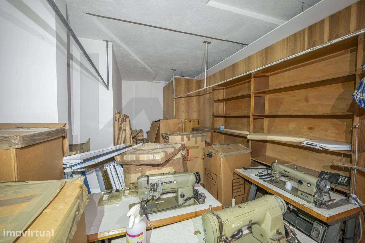 Fantástico espaço comercial com dois pisos no Laranjeiro - Almada - Grande imagem: 5/10