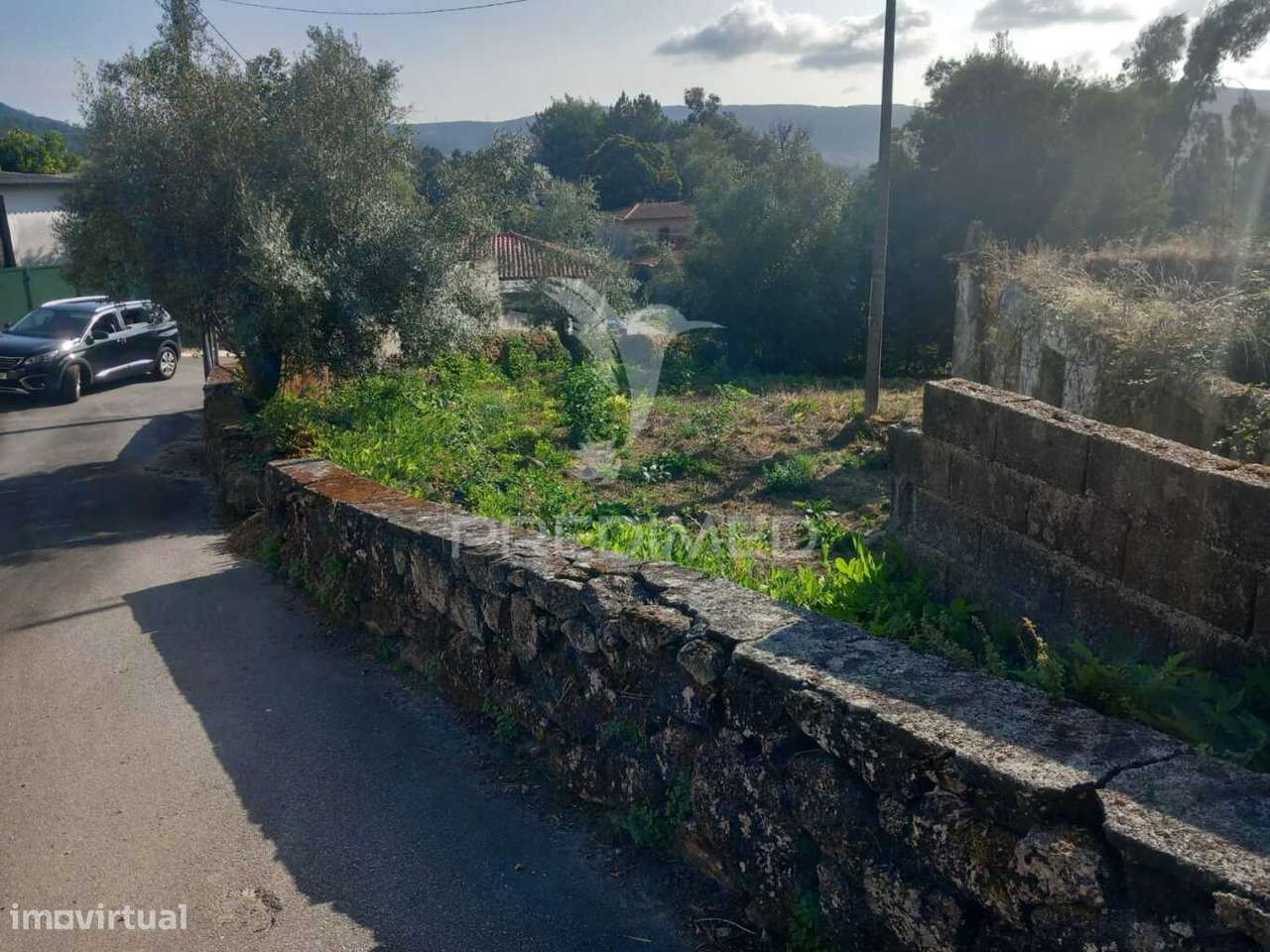 Ruina com excelente terreno - Grande imagem: 3/21