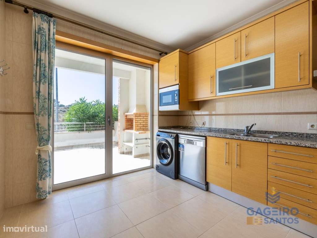 Apartamento T3 a poucos minutos da Baía de São Martinho do Porto-10