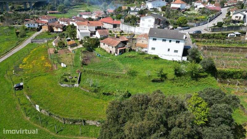 Moradia com Terreno a 2 Min do Centro de Canedo - Grande imagem: 4/9