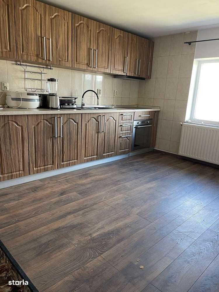 3 camere, 2 balcoane, 2 bai, bloc caramida, 80 mp, finisat complet - Imagine principală: 5/8