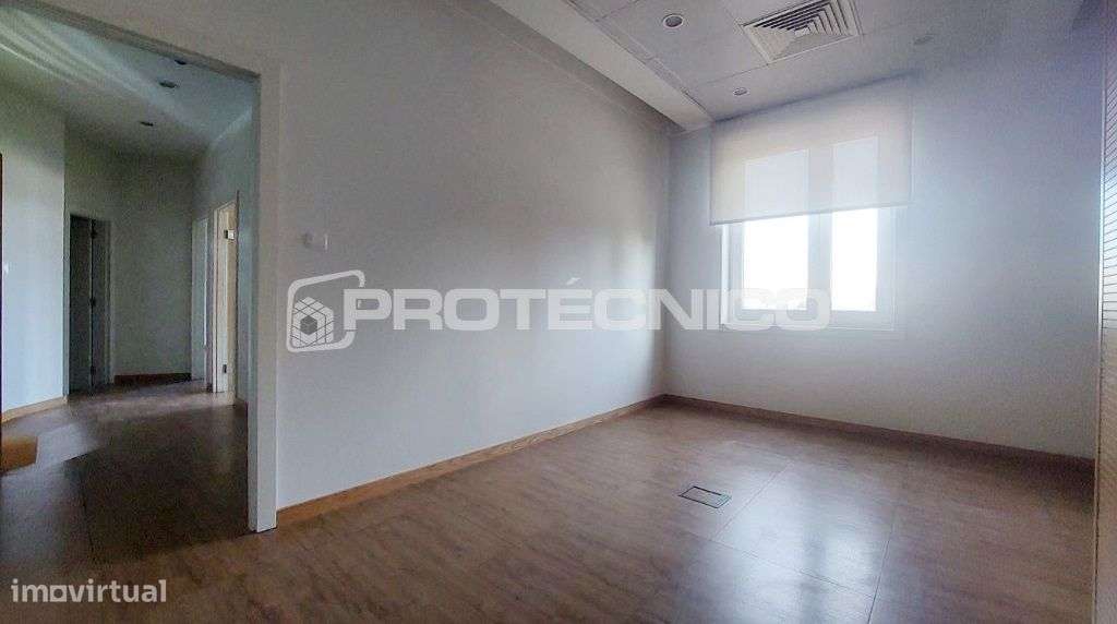 Escritório c/ 80m2 – Centro de Aveiro - Grande imagem: 1/8