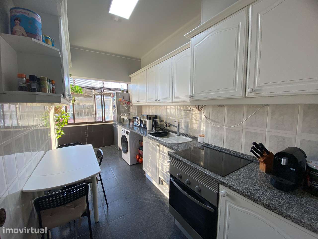 Apartamento T3 em Almada, numa zona tranquila e perto do centro-8