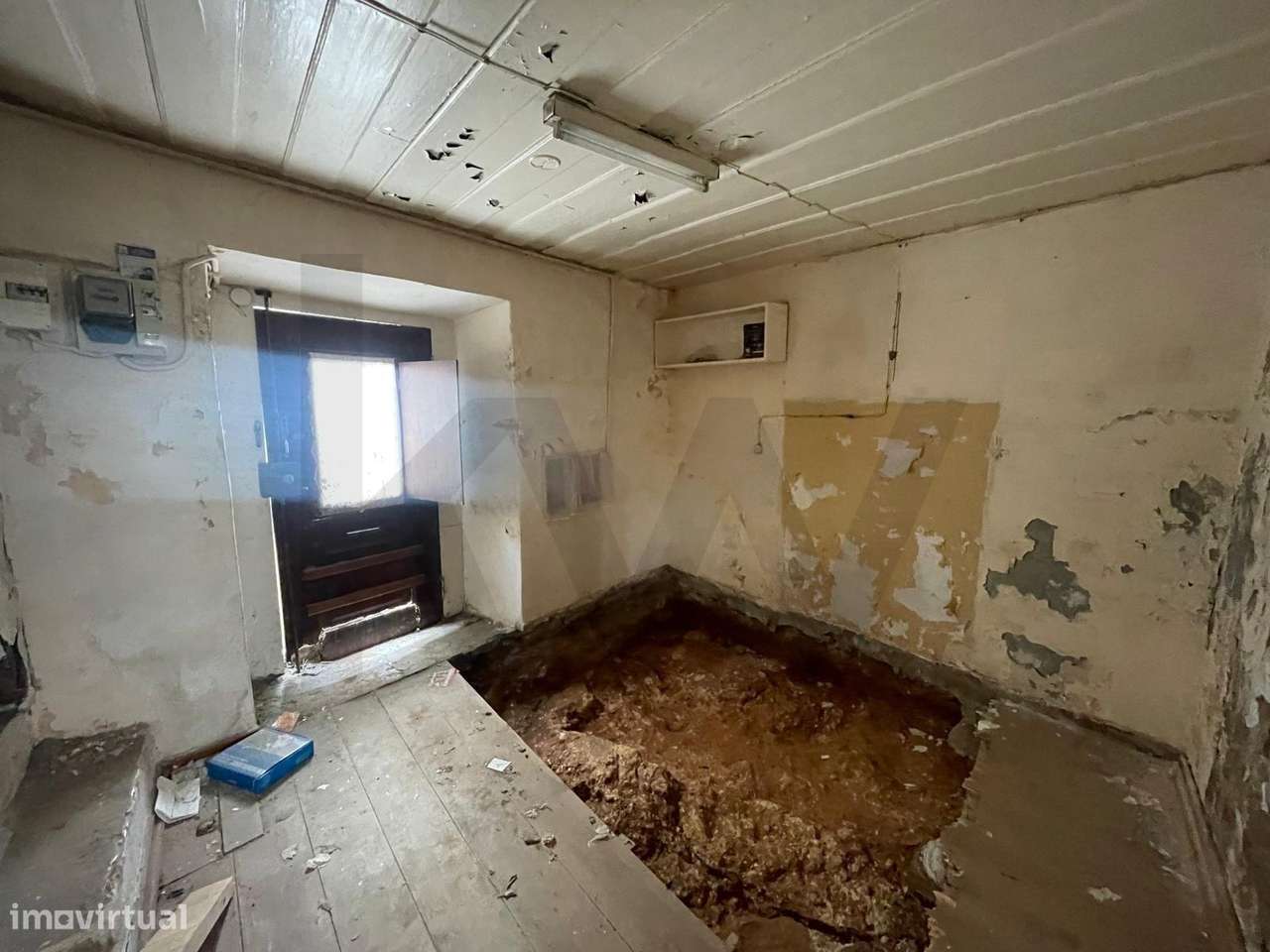 Pequena Moradia no Centro histórico de Cascais para Remodelar – Oportu - Grande imagem: 2/12