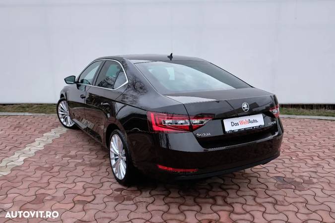 Skoda Superb 2.0 TDI DSG Laurin & Klement - 4