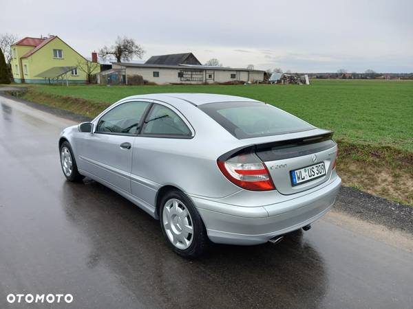 Mercedes-Benz Klasa C 200 Kompressor - 11