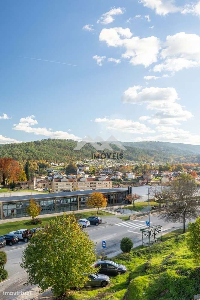 Loja | Centro Comercial S. Pedro do Sul | Luz Natural | Duas frentes S-10