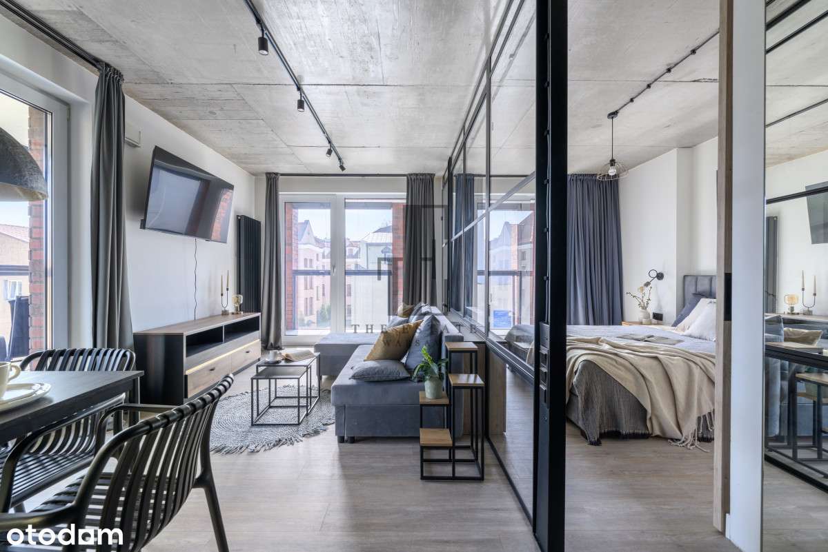 Apartament 3 pokoje / Metro Szwedzka/ Balkon 40 m2