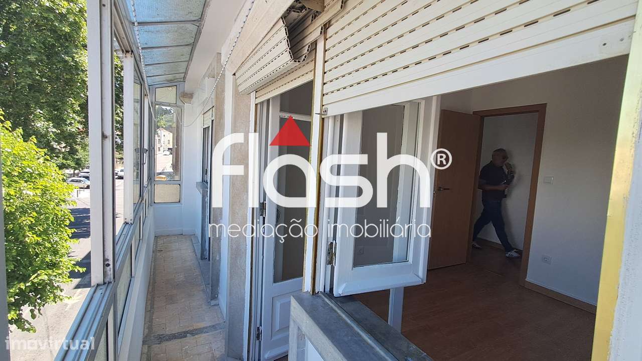 Apartamento T4 nas Mercês-31