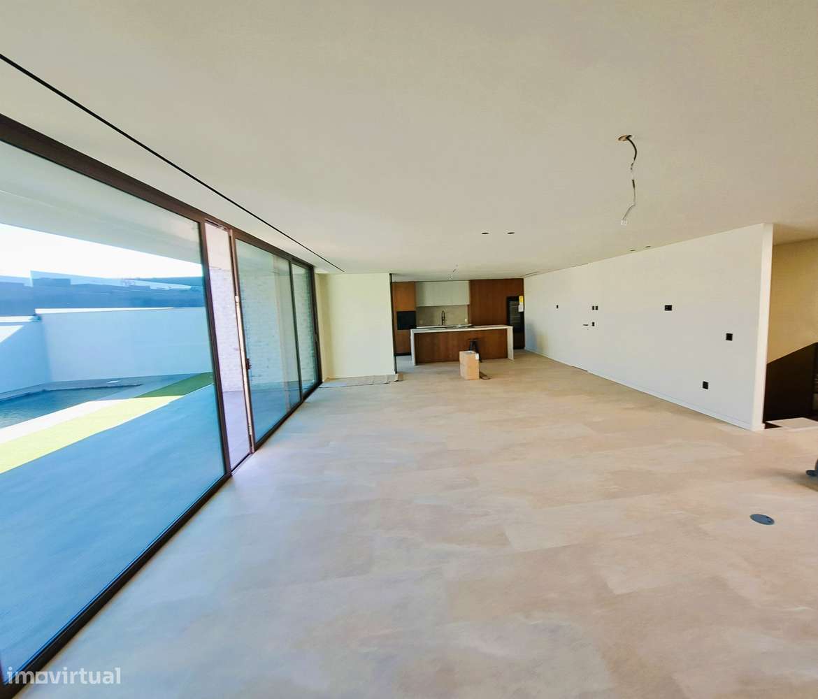 Moradias T3+1 Exclusivas – Inovação, Conforto e Design Moderno-9