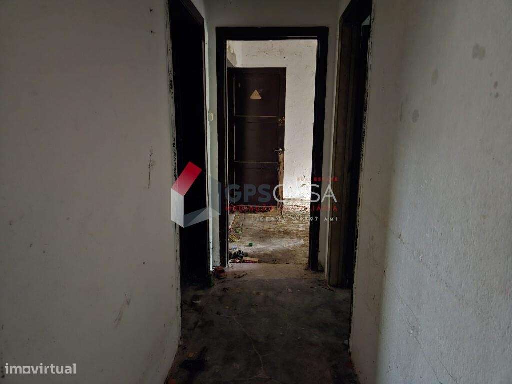 Excelente oportunidade de investimento – Moradia T2 em São Bento-8