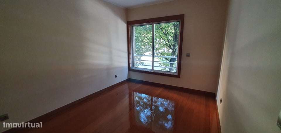 T2 com Piscina e Ténis | Metro à Porta | Matosinhos - Grande imagem: 5/31