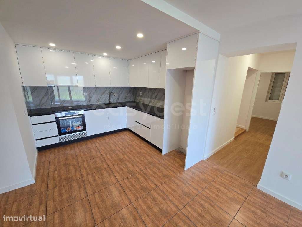 Fantástica Moradia T2 Renovada na Aldeia de Póvoa de Mosqueiros - Grande imagem: 4/40