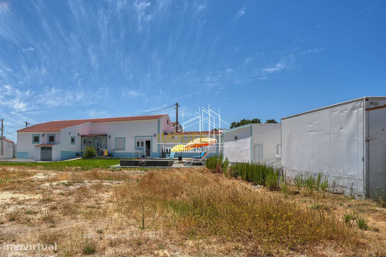 Moradia T4 com Piscina + Moradia T1 - Moita-40
