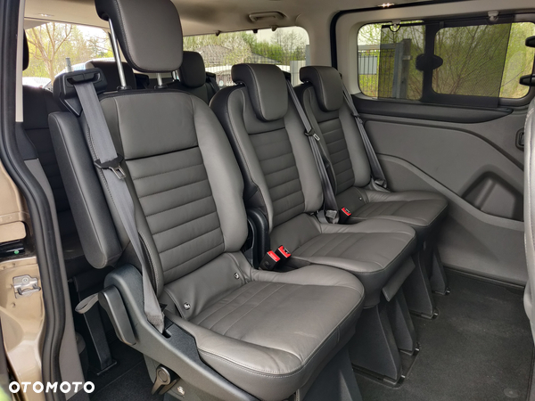 Ford Tourneo Custom - 14