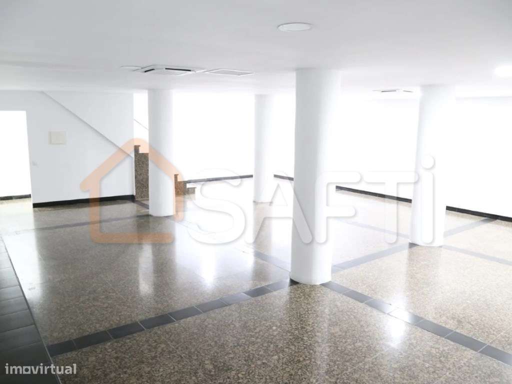 Espaço comercial à venda na Rua Barão de Sabrosa - Grande imagem: 3/14