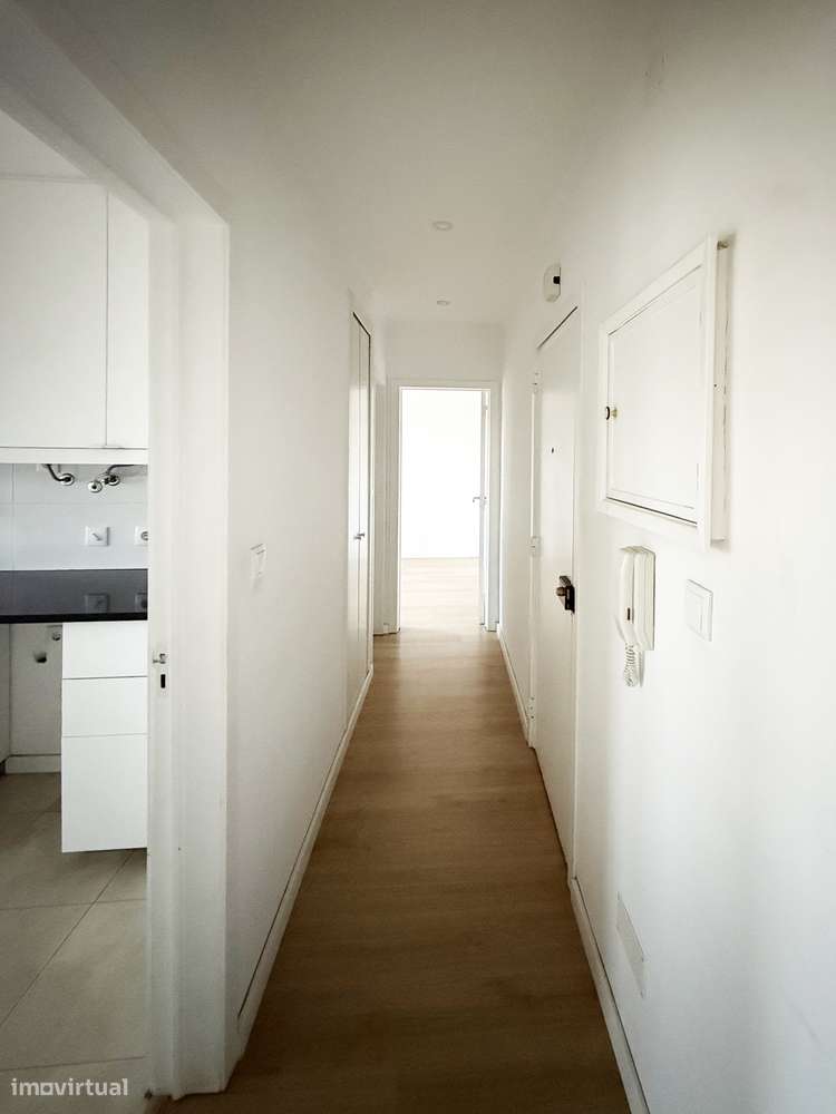 Apartamento renovado com varanda - Alto do Seixalinho - Barreiro - Grande imagem: 4/12