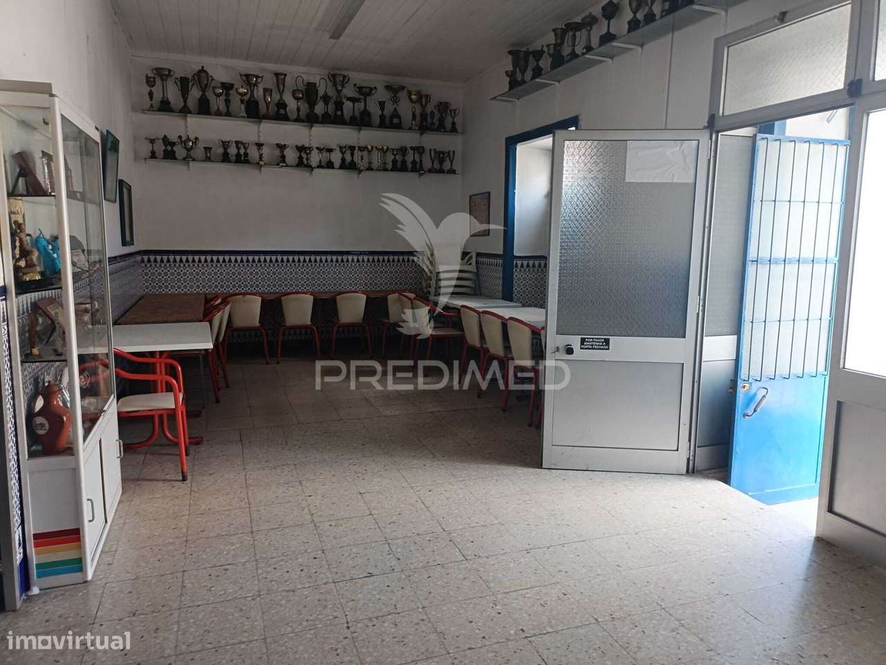 Espaço comercial localizado em Beja, para reconstrução - Grande imagem: 3/11