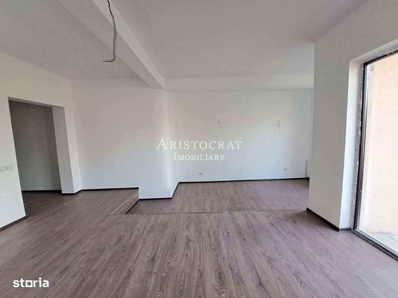 Vila Tip Duplex  generoasa cu vedere lac - Imagine principală: 4/15