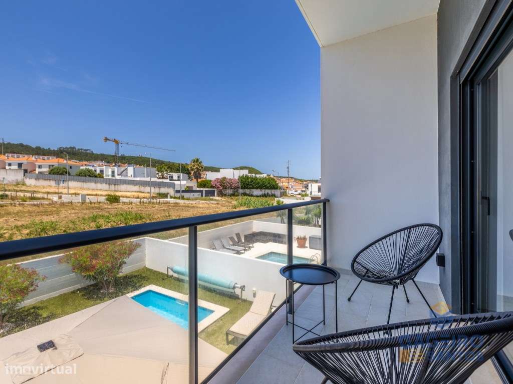 Moderna moradia T3 com piscina privativa-26