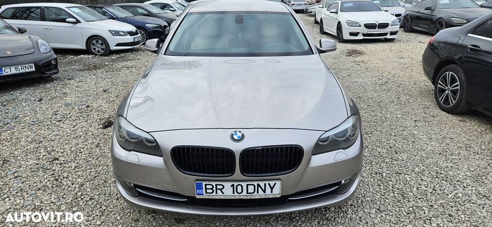 BMW Seria 5 520d Sport Line - 27