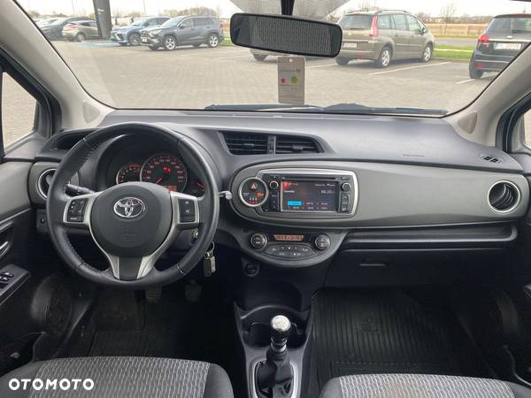 Toyota Yaris 1.33 Premium - 3