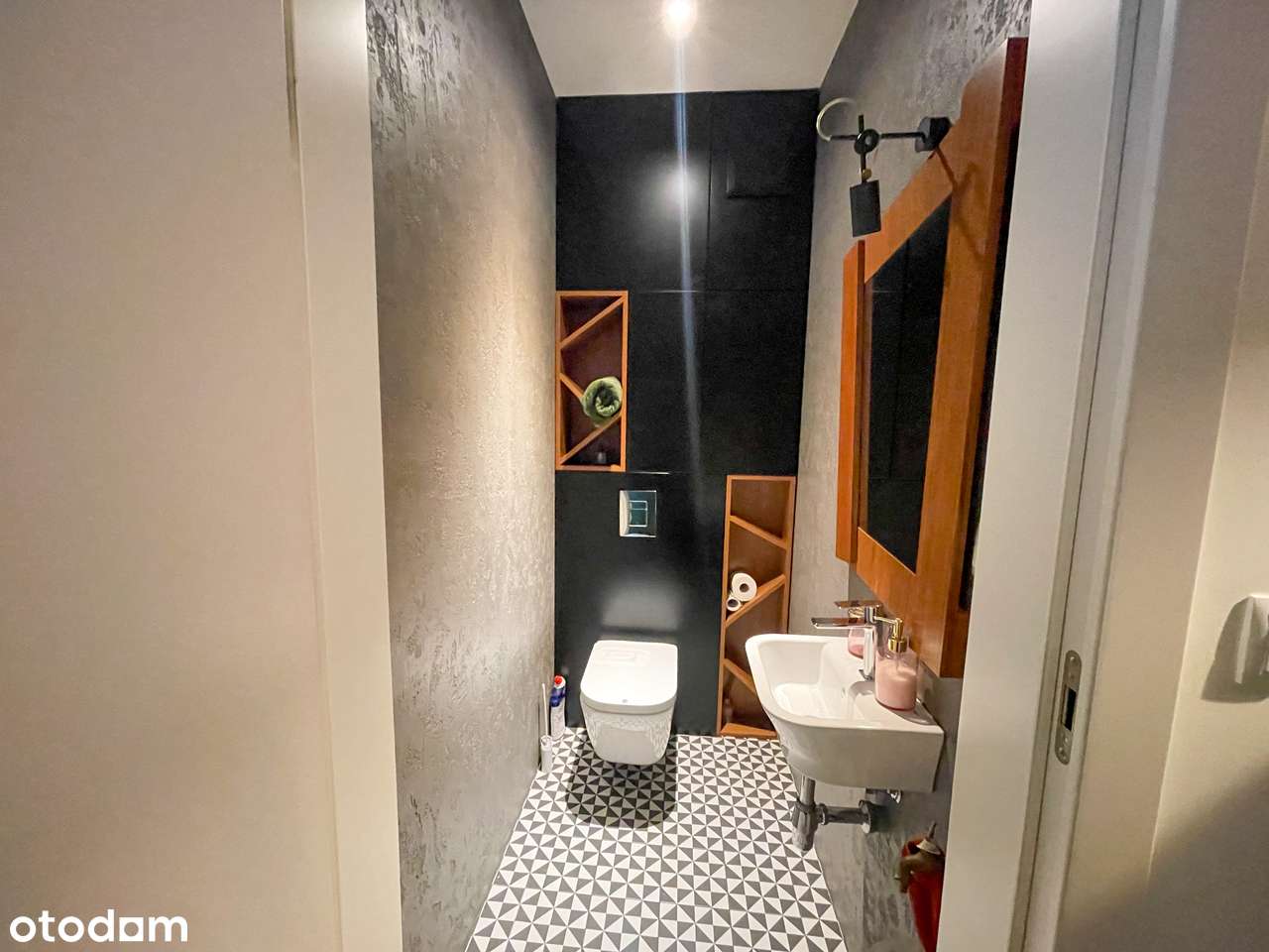 Ostatnie piętro, Klimatyzacja, Widok na Warszawę - Pełny obrazek: 5/12