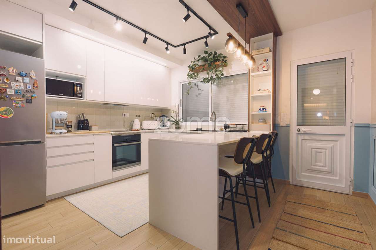 Moradia T2+1 Renovada a 100m do Mar – São Roque-22