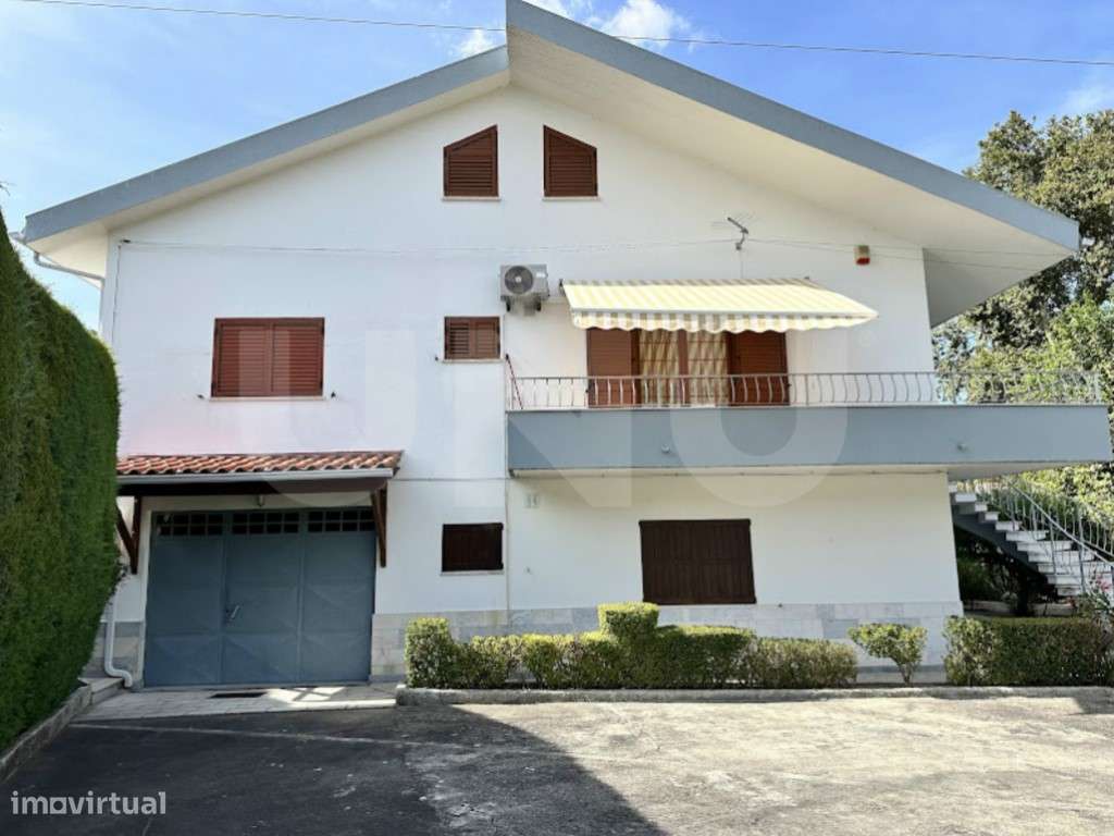 Moradia independente com dois apartamentos (T2 e T3) - Covilhã - Grande imagem: 2/60