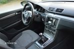 Volkswagen Passat Variant 2.0 TDI BlueMotion Technology DPF Highline - 29