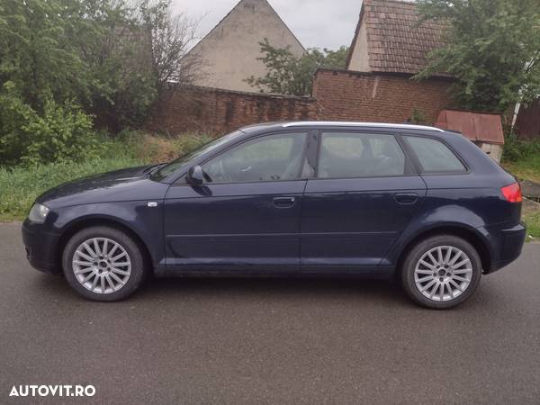 Audi A3 Sportback 2.0 TDI DSG Ambiente Aut - 5