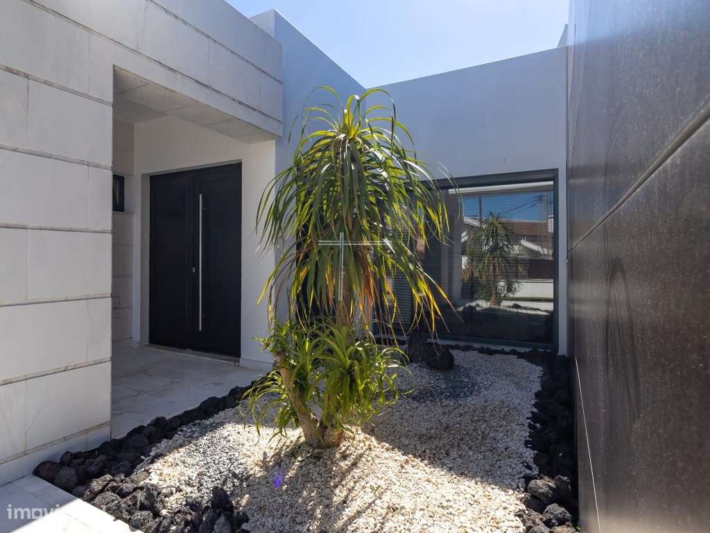 Moradia térrea com piscina salgada aquecida - Marisol-59