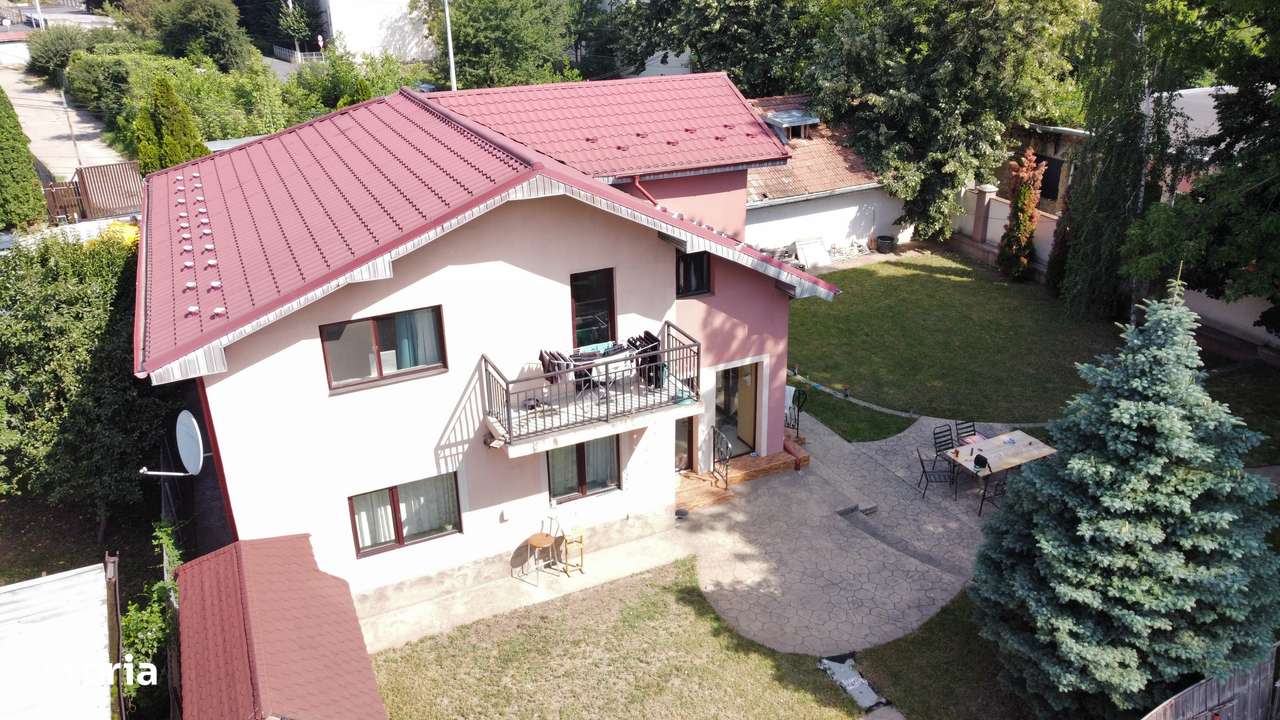 Casa Parter + Etaj Str. Aeroportului - Imagine principală: 3/18