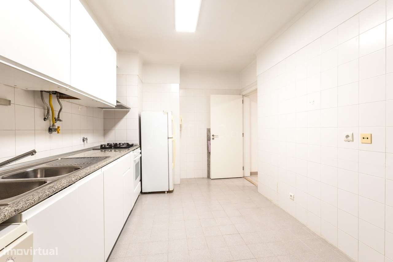 APARTAMENTO T2 NO MESMO PRÉDIO DO SHOPPING SPACIO | OLIVAIS – LISBOA-13