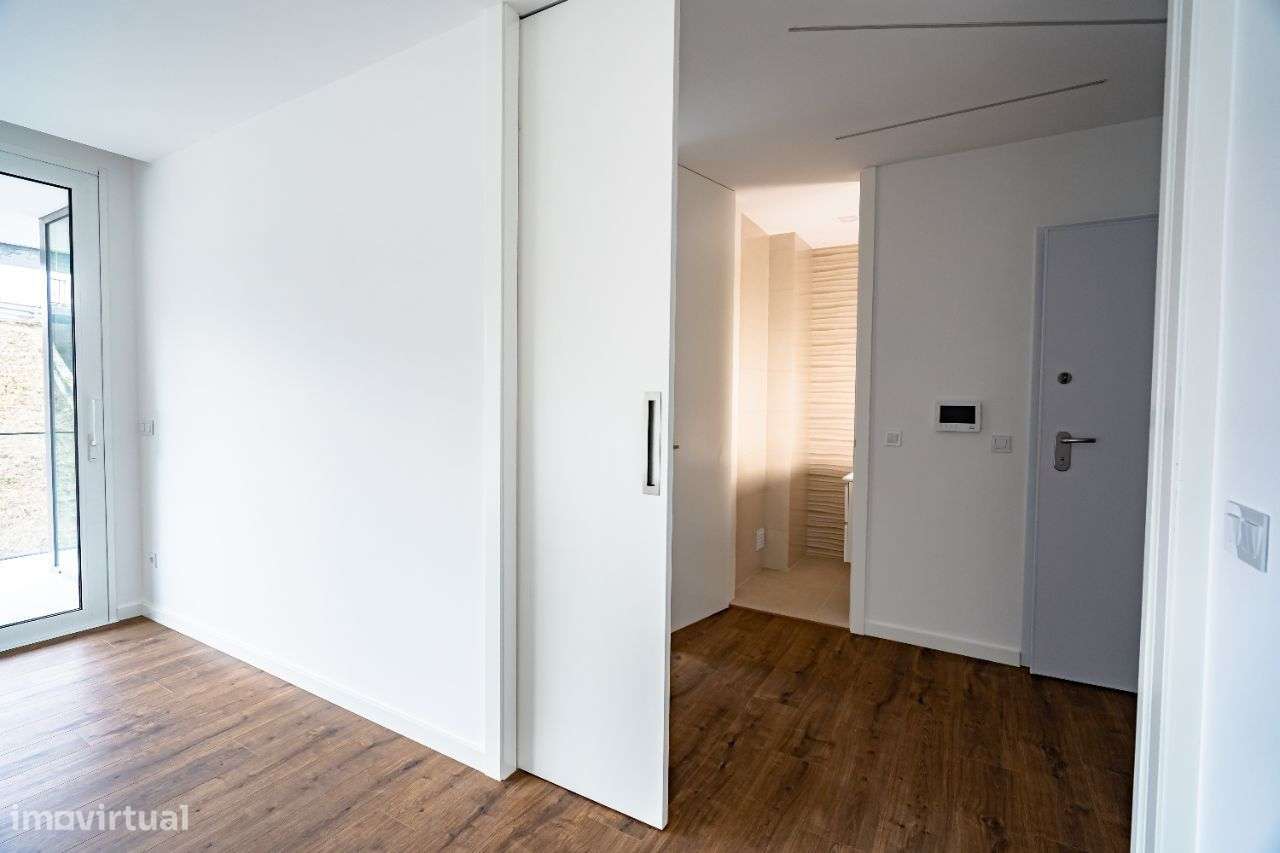 Apartamento T2 em Coimbra (Vale das Flores) - Grande imagem: 2/15