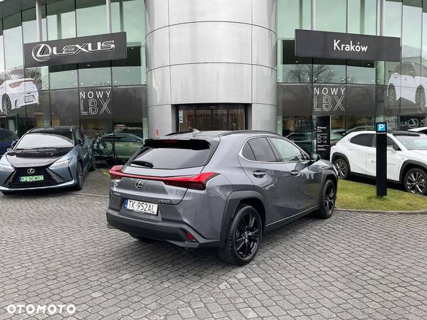 Lexus UX - 9