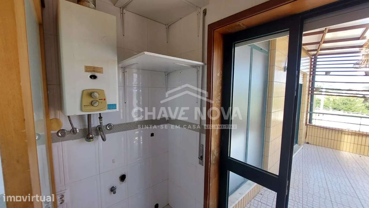 T2 Último Piso c/ Terraço e Garagem Box em S. Félix da Marinha-22