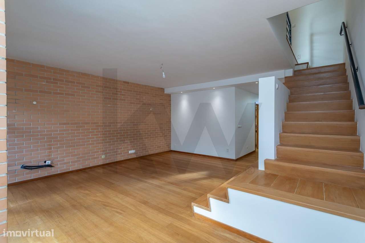 Moradia T3 com jardim e piscina em condomínio privado - Alvide, Cascai - Grande imagem: 2/32