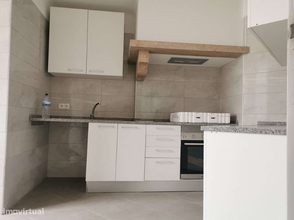 Prédio para Venda na Mina de Água, Amadora - Grande imagem: 5/18