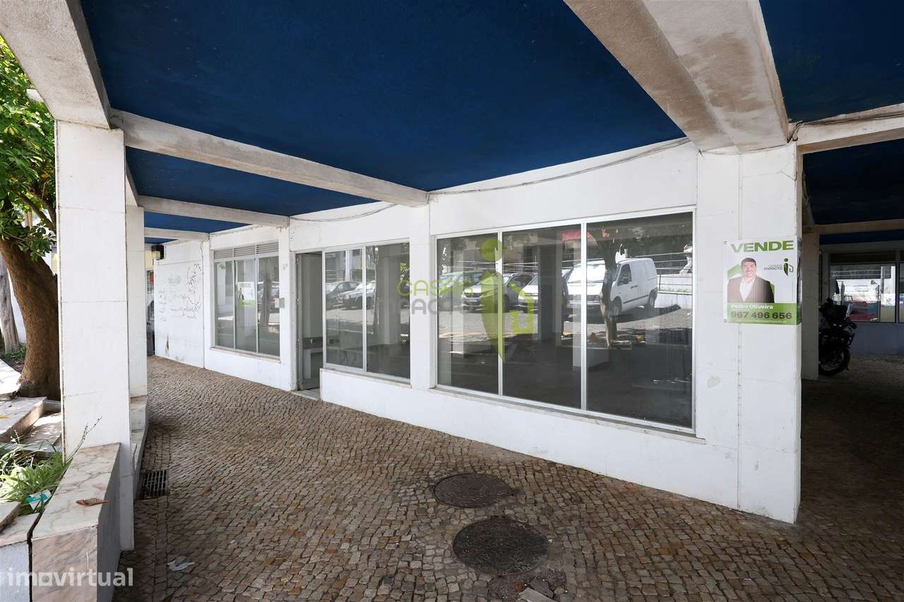 Loja para Venda em Carnaxide | 145 m² de Potencial para o Seu Negócio-18