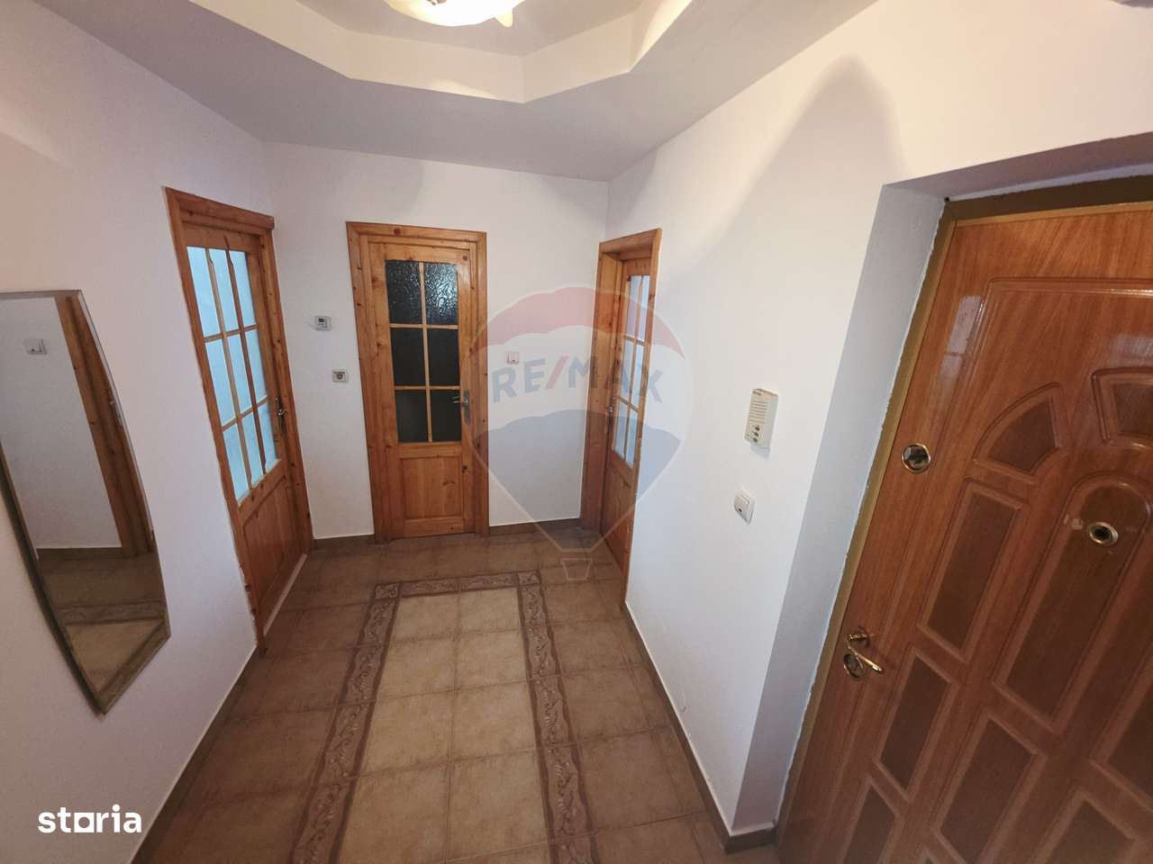 Apartament cu 2 camere de vânzare în zona 1 Mai-2