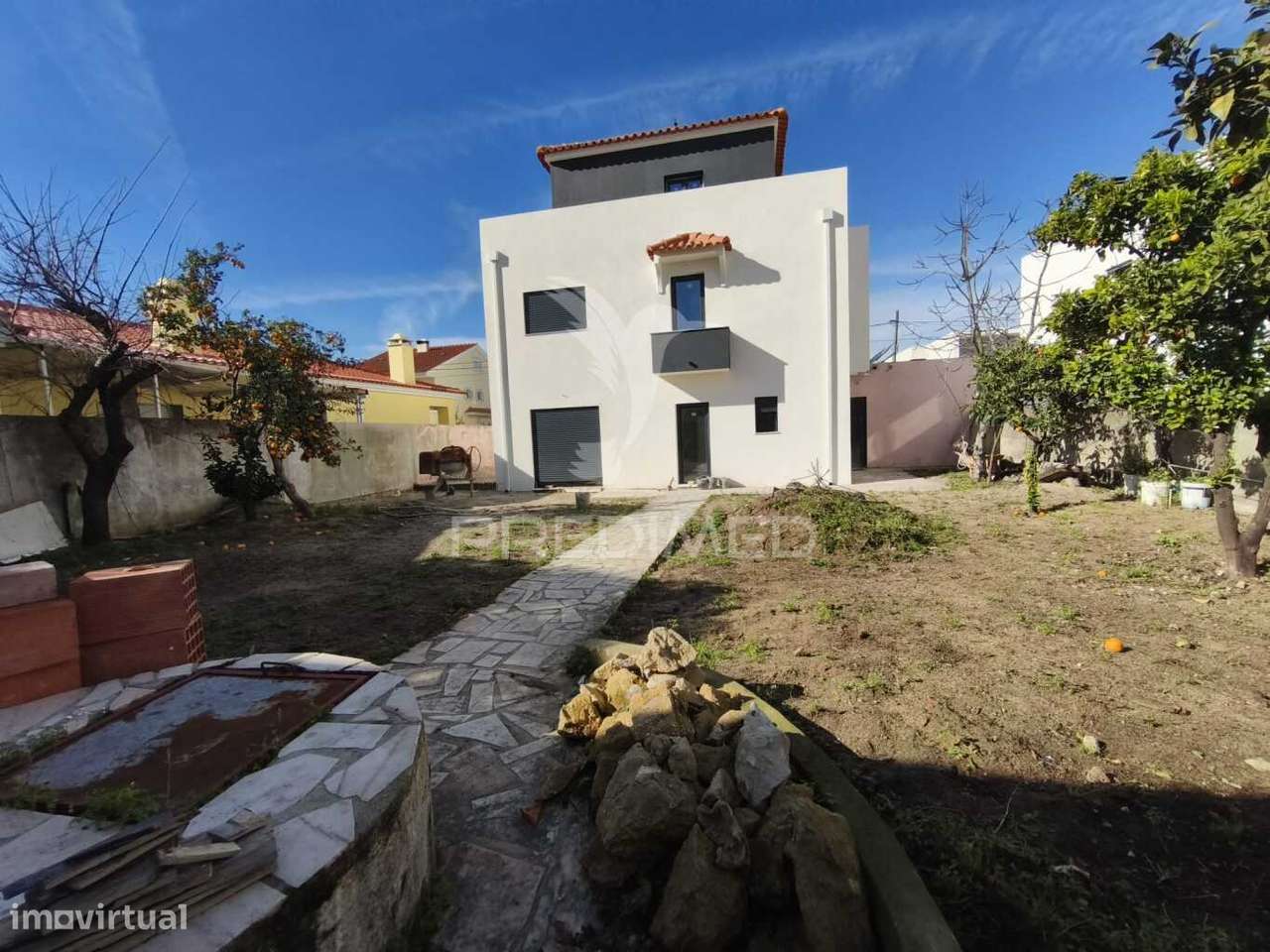 Moradia T5-Piscina-Garagem-Parqueamt.-Fernão Ferro-Seixal - Grande imagem: 2/38