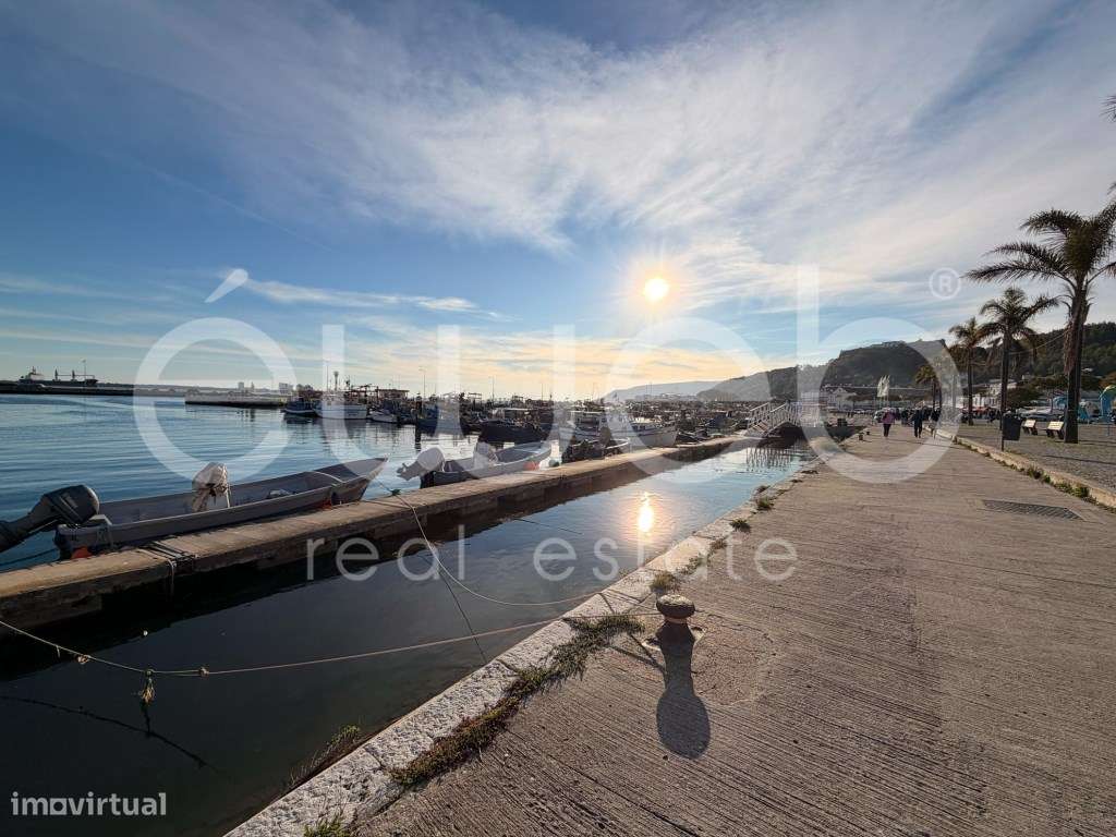 Apartamento T3 com varanda, Luísa Todi-39